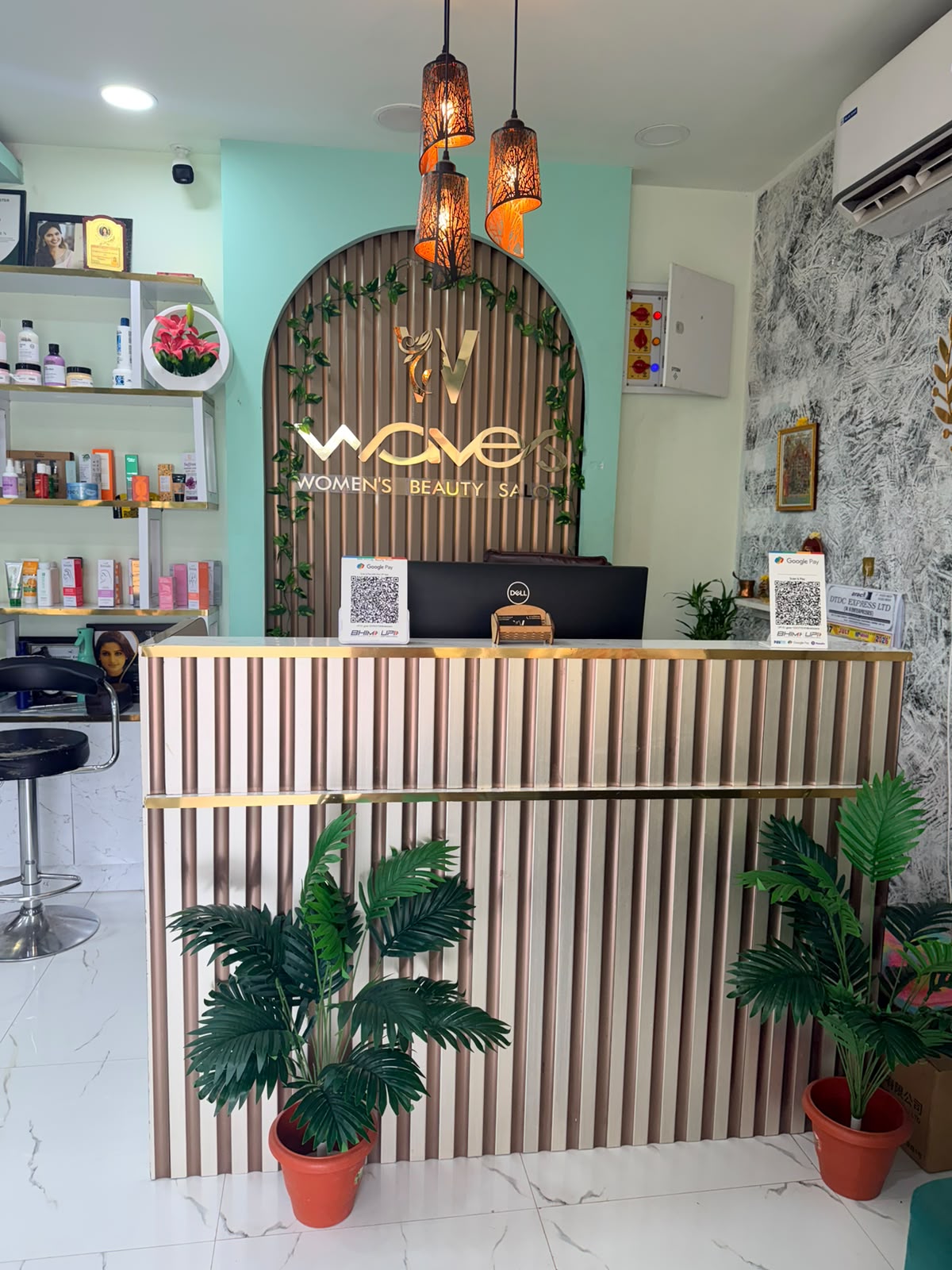 Waves Women's Salon